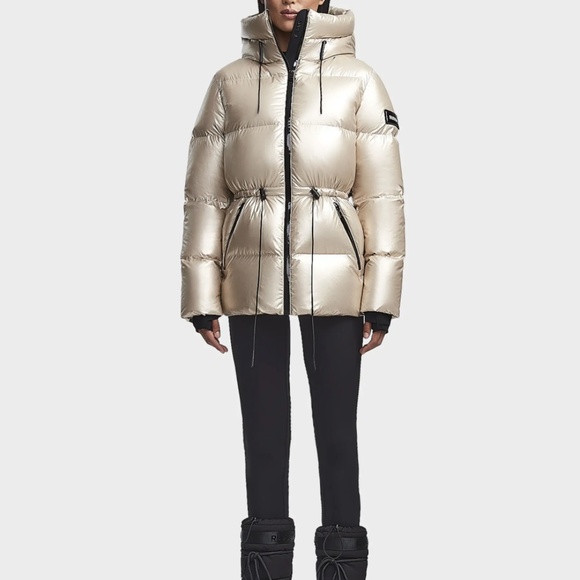 Rudsak Women's down coat in gold and in medium, with tags - Picture 1 of 4